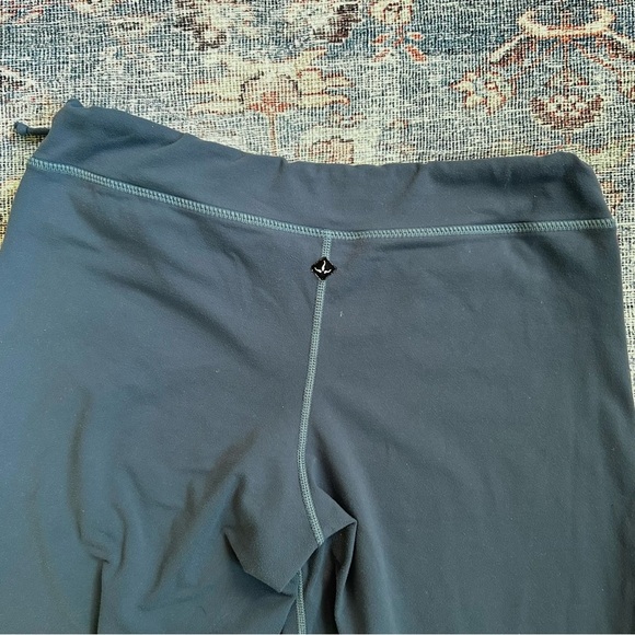 Vintage prana wide leg cropped yoga capri pants in blue | size medium - Picture 4 of 9